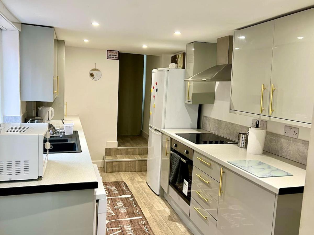 4 Bedroom Terrace House Wellingborough Esterno foto
