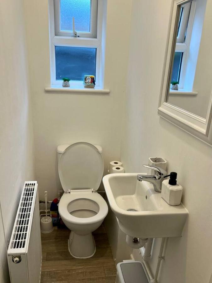 4 Bedroom Terrace House Wellingborough Esterno foto