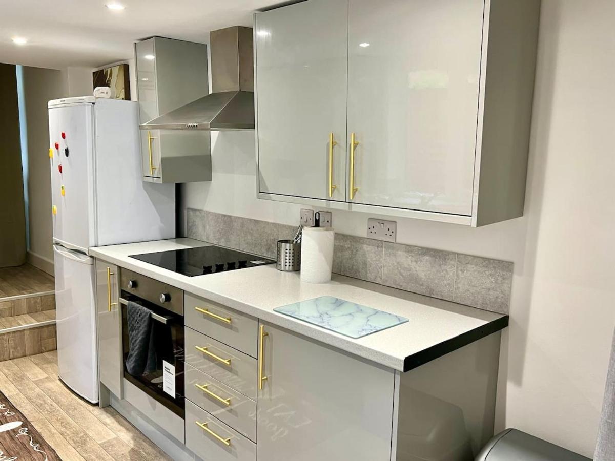 4 Bedroom Terrace House Wellingborough Esterno foto